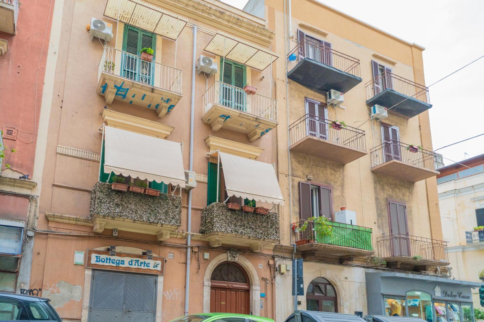 Dimora Dante 310 Apartment Bari Exterior photo